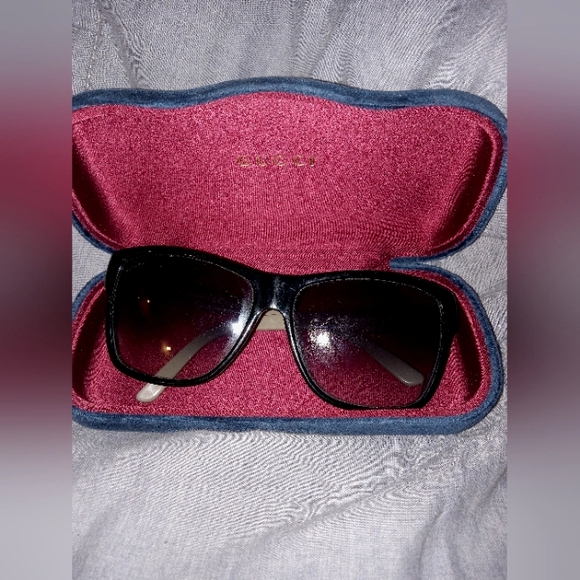 100% Authentic Gucci sunglasses and case - Picture 3 of 5